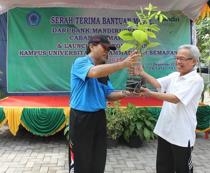 Dukung Kampus Hijau, Unimus Launching Penghijauan Sekaligus Terima Bantuan Mobil dari BSM